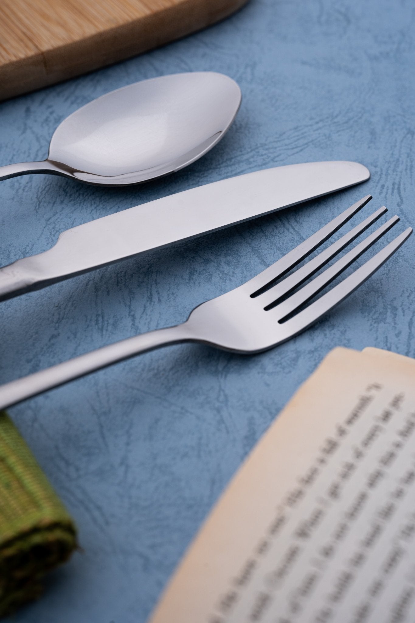 Divine 24 Piece Silver Premium Stainless Steel Cutlery Set - EvaCrock Pakistan
