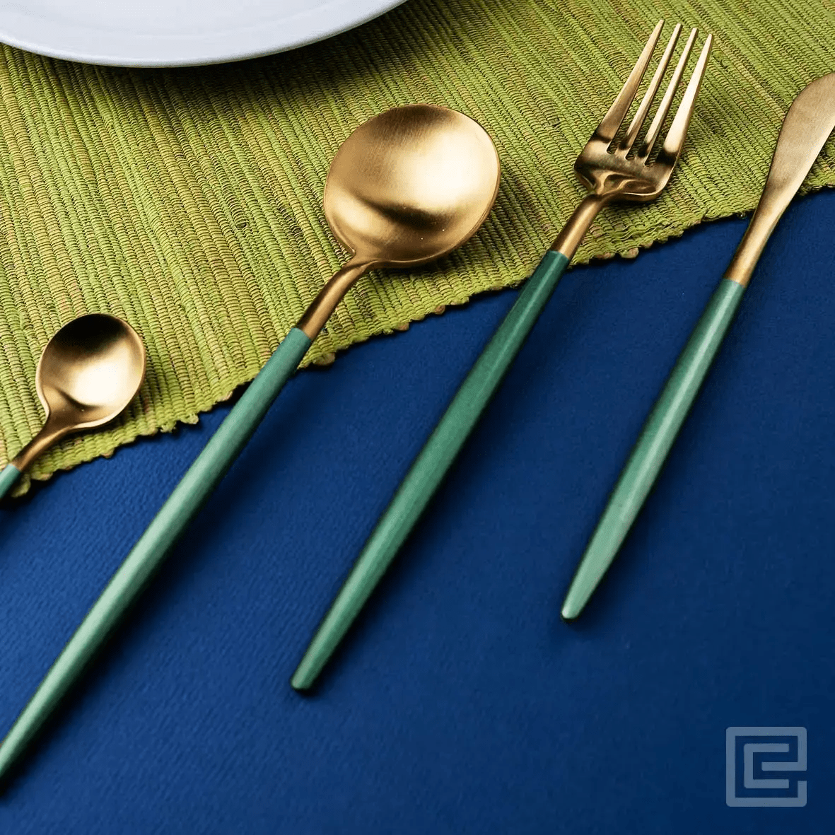 Elegant 24 Piece Green and Gold Premium Cutlery Set with box - EvaCrock Pakistan