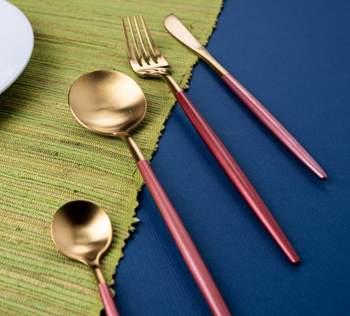 Elegant 24 Piece Pink and Gold Premium Cutlery Set with box - EvaCrock Pakistan