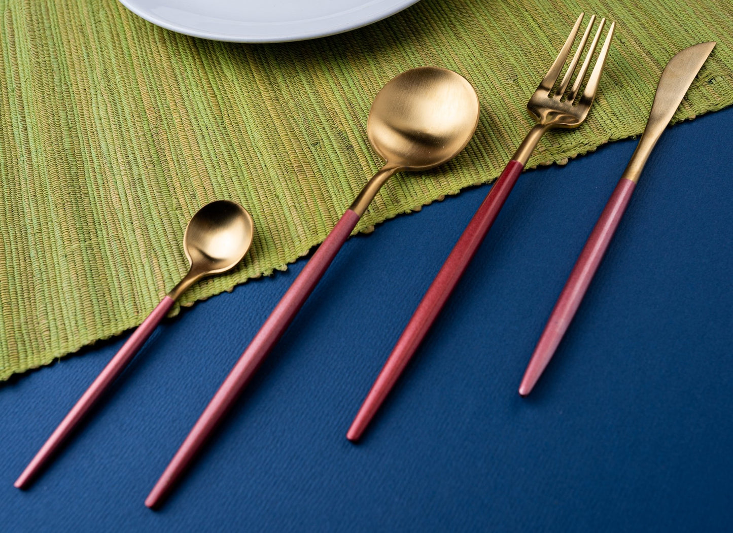 Elegant 24 Piece Pink and Gold Premium Cutlery Set with box - EvaCrock Pakistan