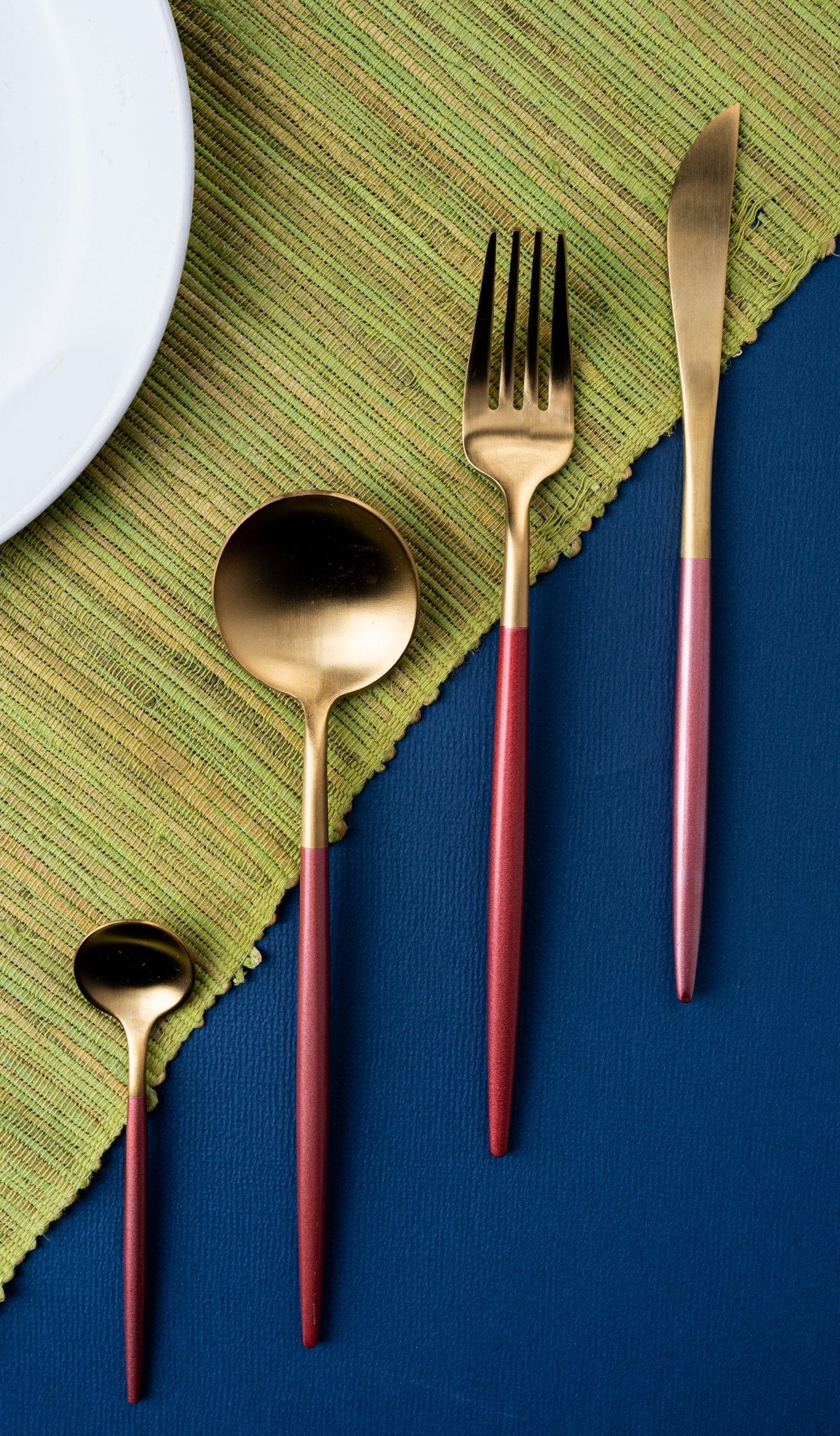 Elegant 24 Piece Pink and Gold Premium Cutlery Set with box - EvaCrock Pakistan