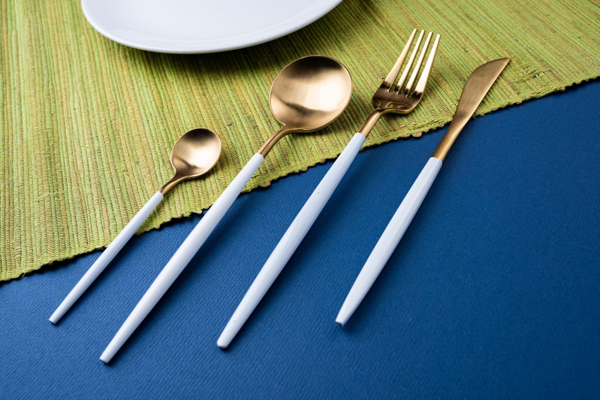 Elegant 24 Piece White and Gold Premium Cutlery Set with box - EvaCrock Pakistan