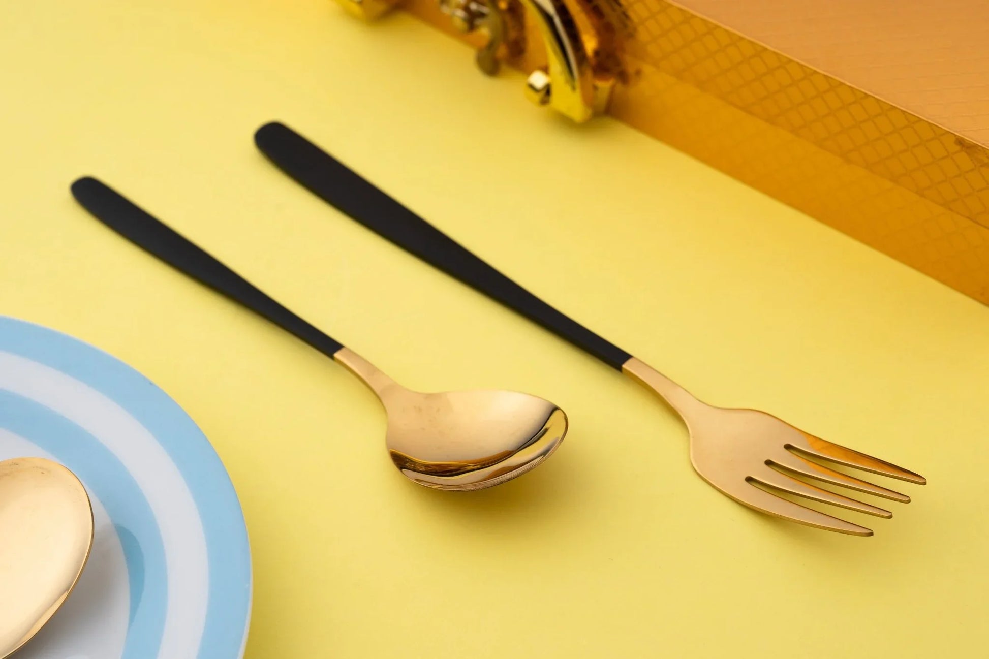 Korean 24 Piece Black & Gold Premium Stainless Steel Cutlery Set - EvaCrock Pakistan