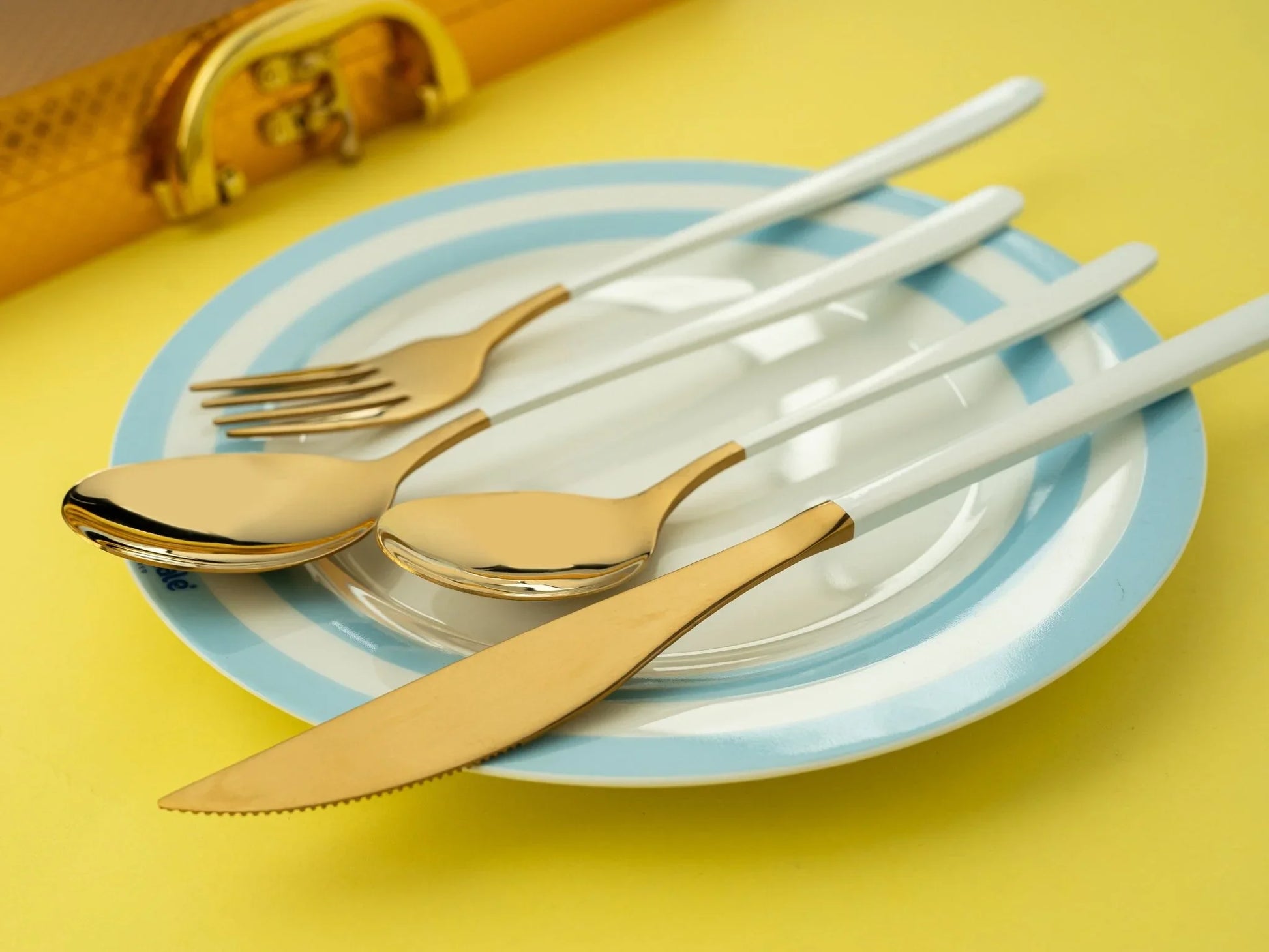 Korean 24 Piece White & Gold Premium Stainless Steel Cutlery Set - EvaCrock Pakistan