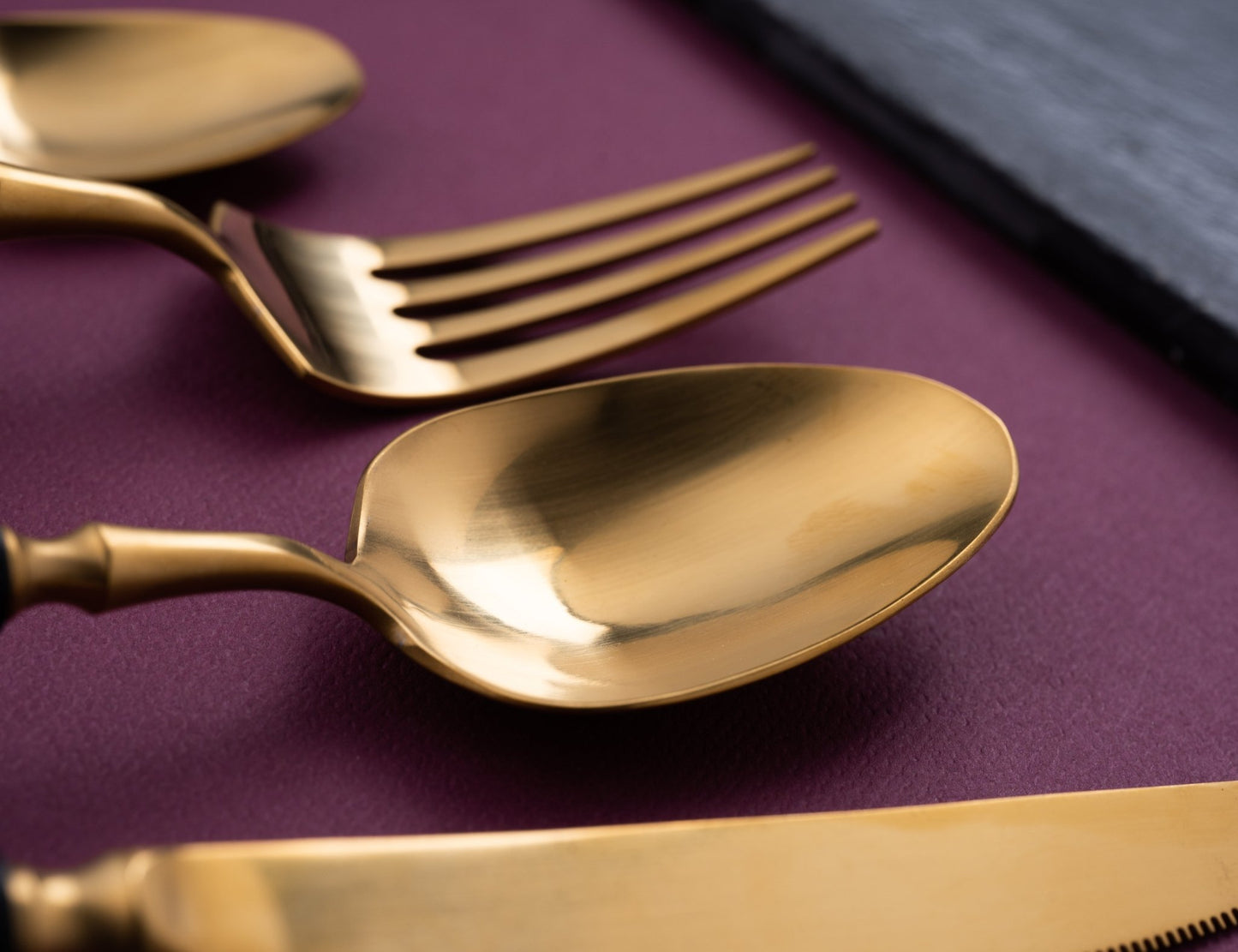 Luxury 4 Pieces Pink and Gold Stainless Steel Cutlery Set - EvaCrock Pakistan