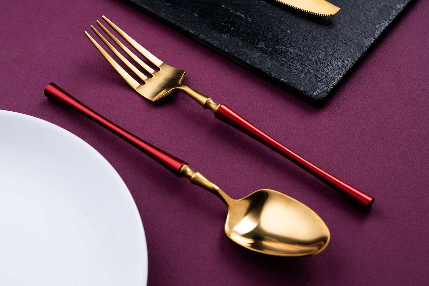 Luxury 4 Pieces Red and Gold Stainless Steel Cutlery Set - EvaCrock Pakistan
