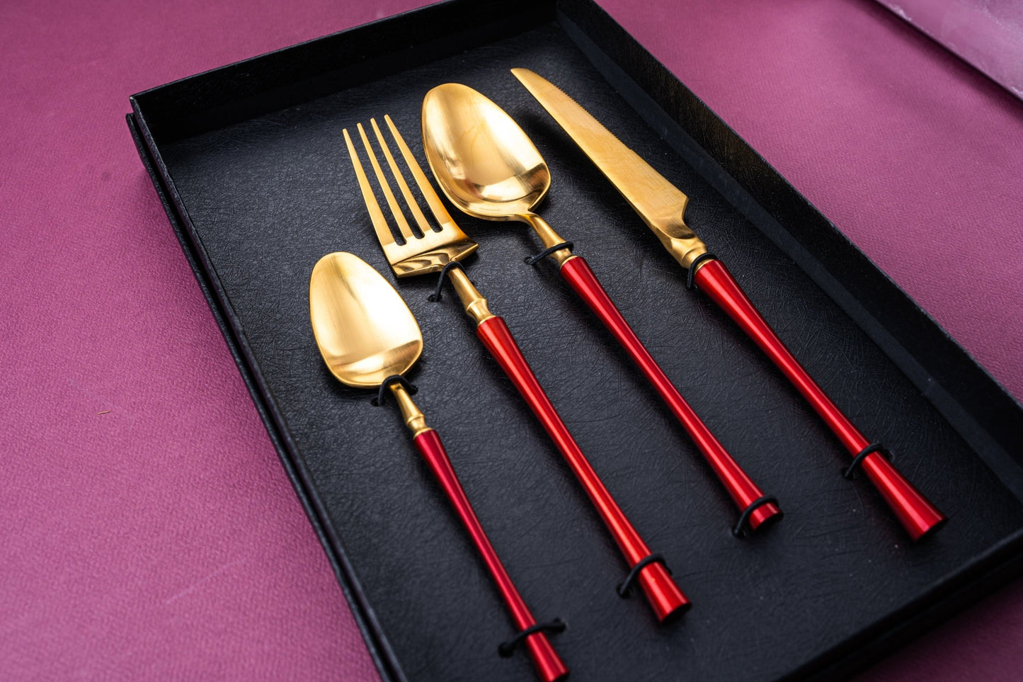Luxury 4 Pieces Red and Gold Stainless Steel Cutlery Set - EvaCrock Pakistan
