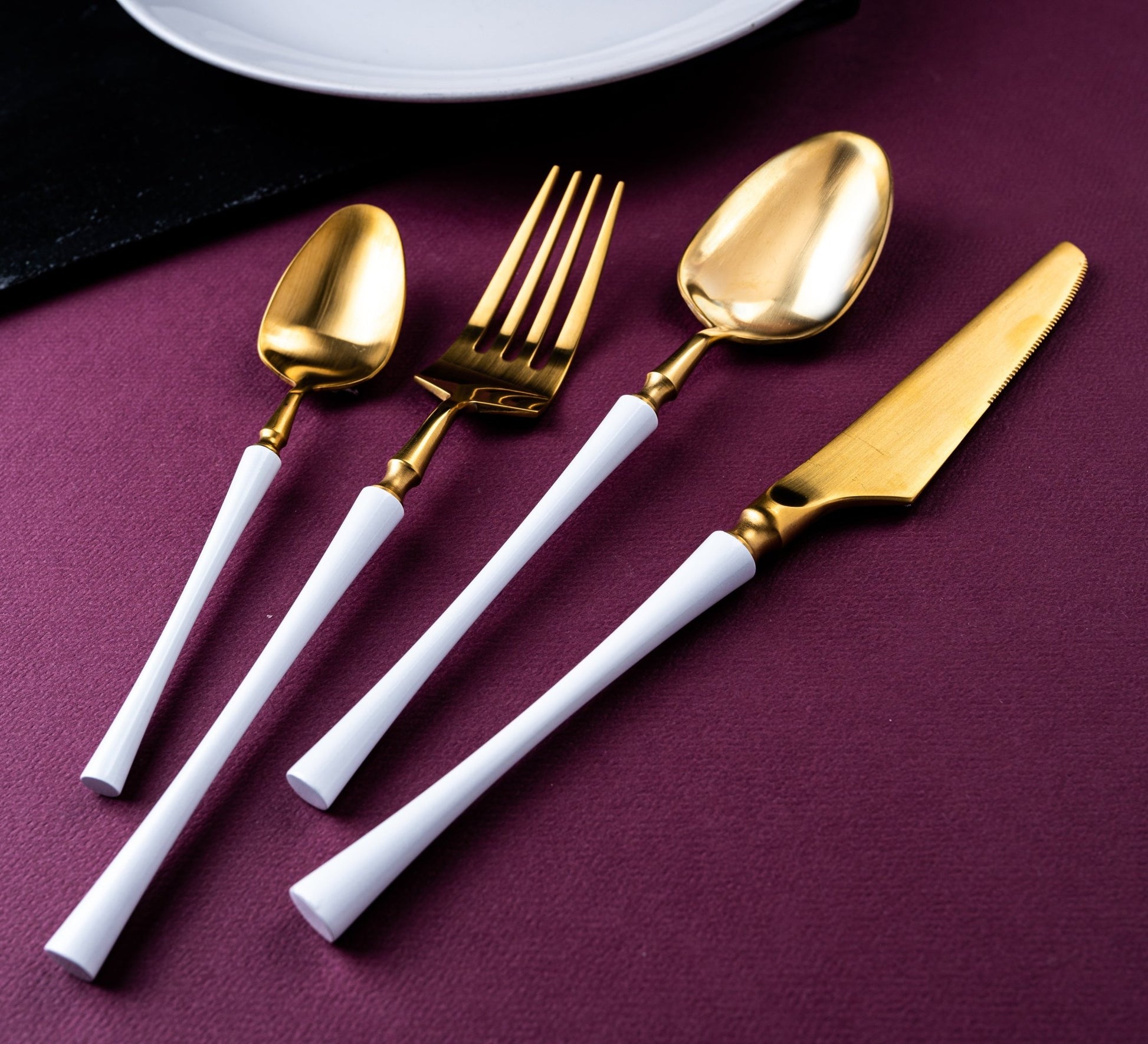 Luxury 4 Pieces White and Gold Stainless Steel Cutlery Set - EvaCrock Pakistan