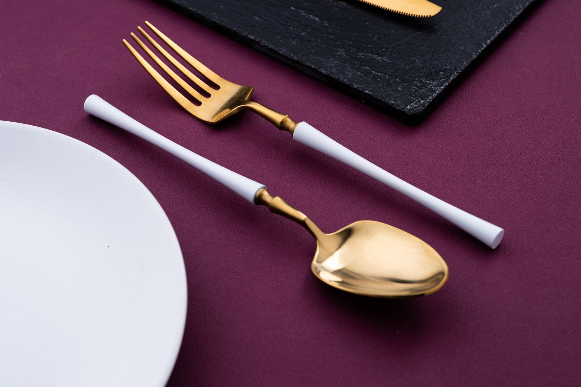 Luxury 4 Pieces White and Gold Stainless Steel Cutlery Set - EvaCrock Pakistan