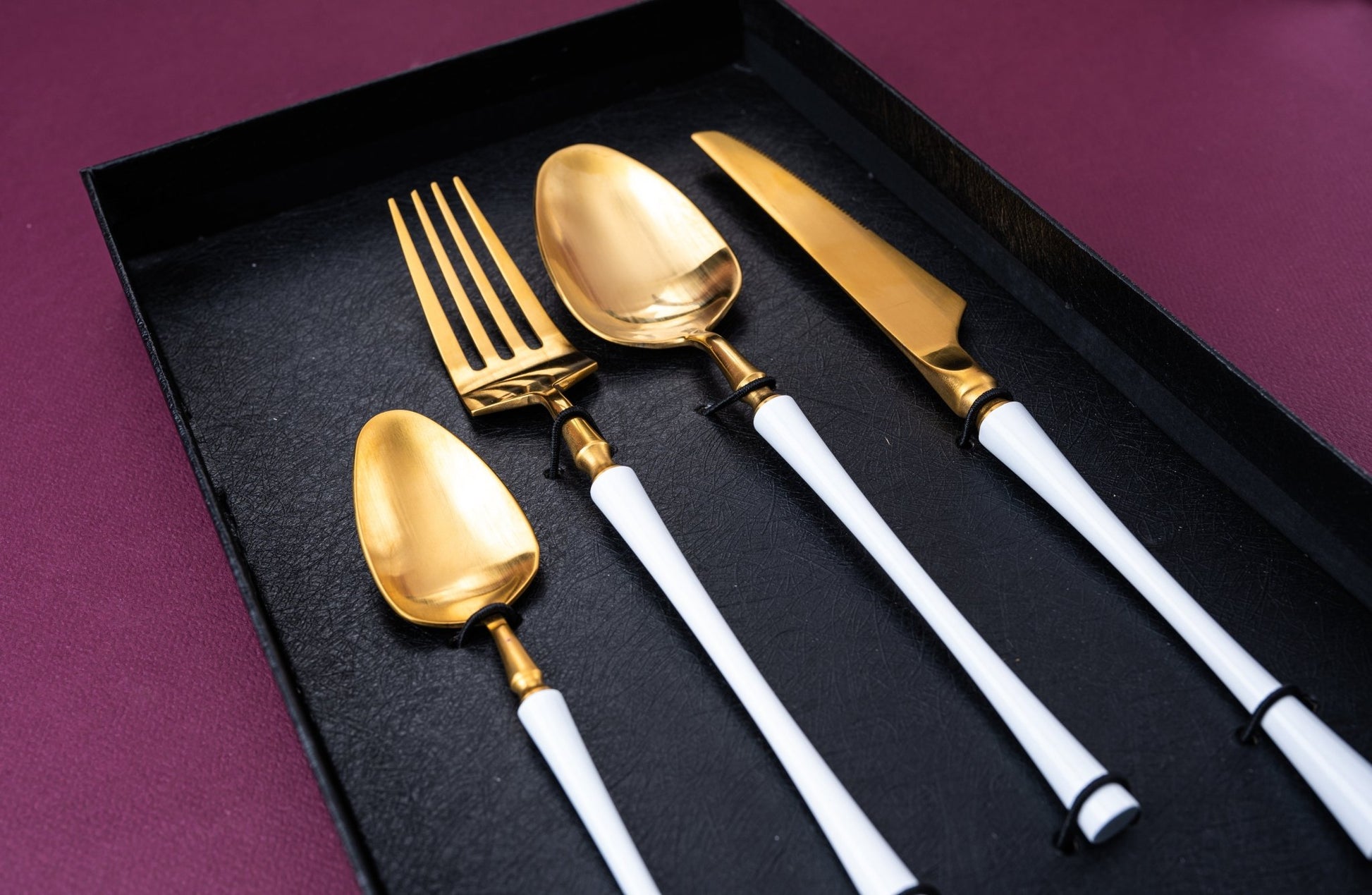 Luxury 4 Pieces White and Gold Stainless Steel Cutlery Set - EvaCrock Pakistan