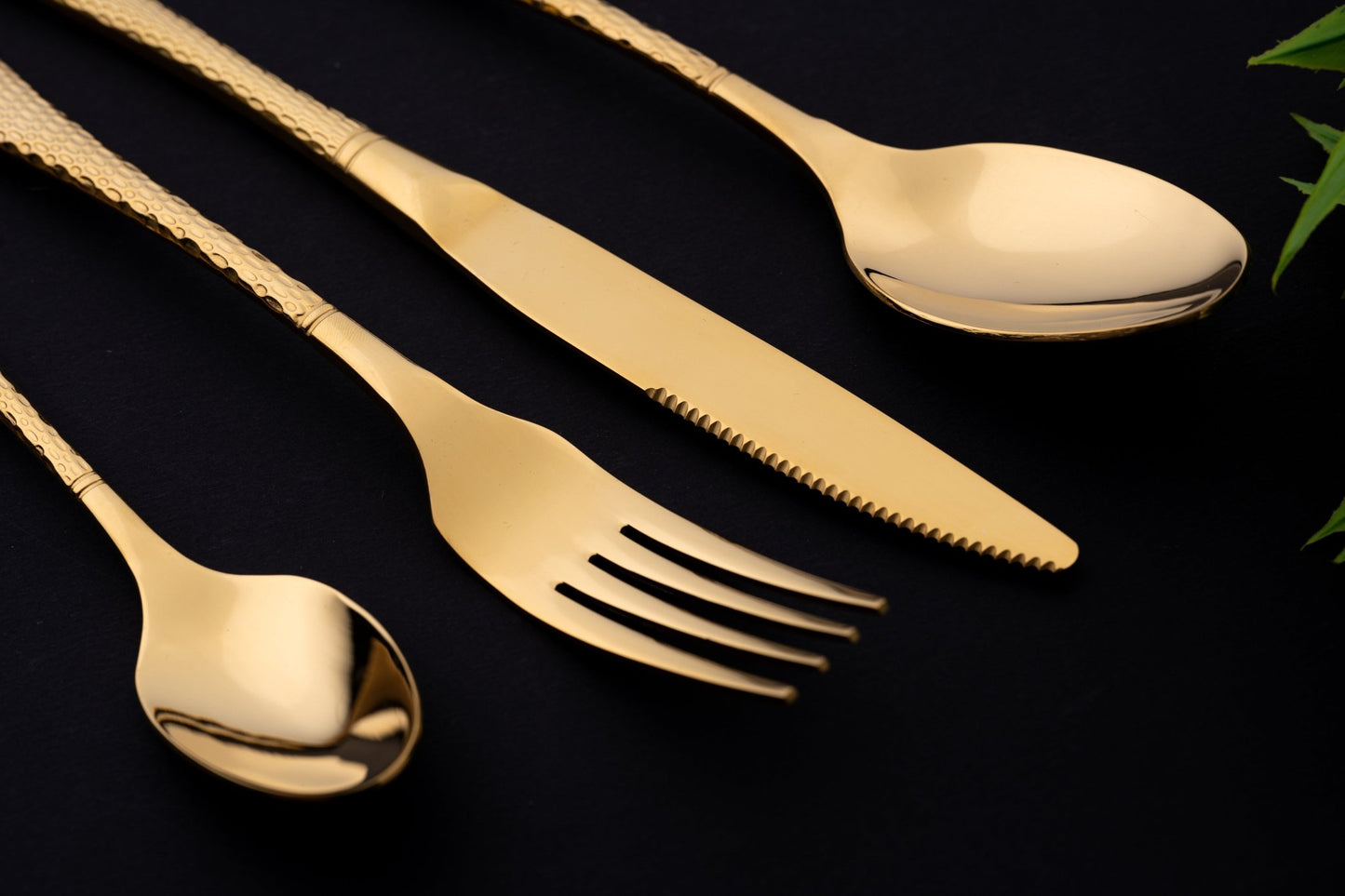 Royal Metallic 24 Piece Gold Premium Stainless Steel Cutlery Set - EvaCrock Pakistan