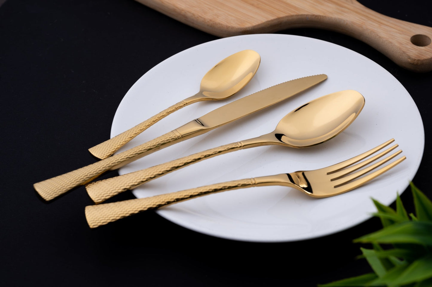 Royal Metallic 24 Piece Gold Premium Stainless Steel Cutlery Set - EvaCrock Pakistan